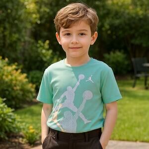 NWOT Jordan Air Boy's T-Shirt Light Green L
